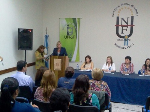 El Instituto de Género organizó conferencias sobre la mujer