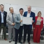 Se realizó entrega de títulos a graduados de carreras de FAEN