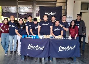 FH: Compartieron chocolatada con estudiantes