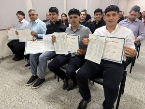Entregaron títulos a los primeros egresados de la Tecnicatura Universitaria en Análisis y Diseño de Software