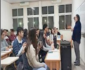 FAEN: Estudiantes expusieron sobre experiencia cooperativa